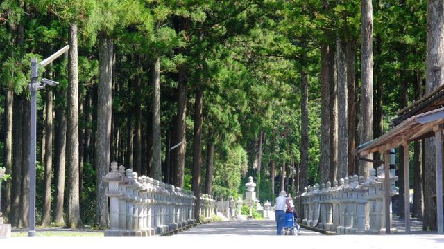 高野山的奧之院入口